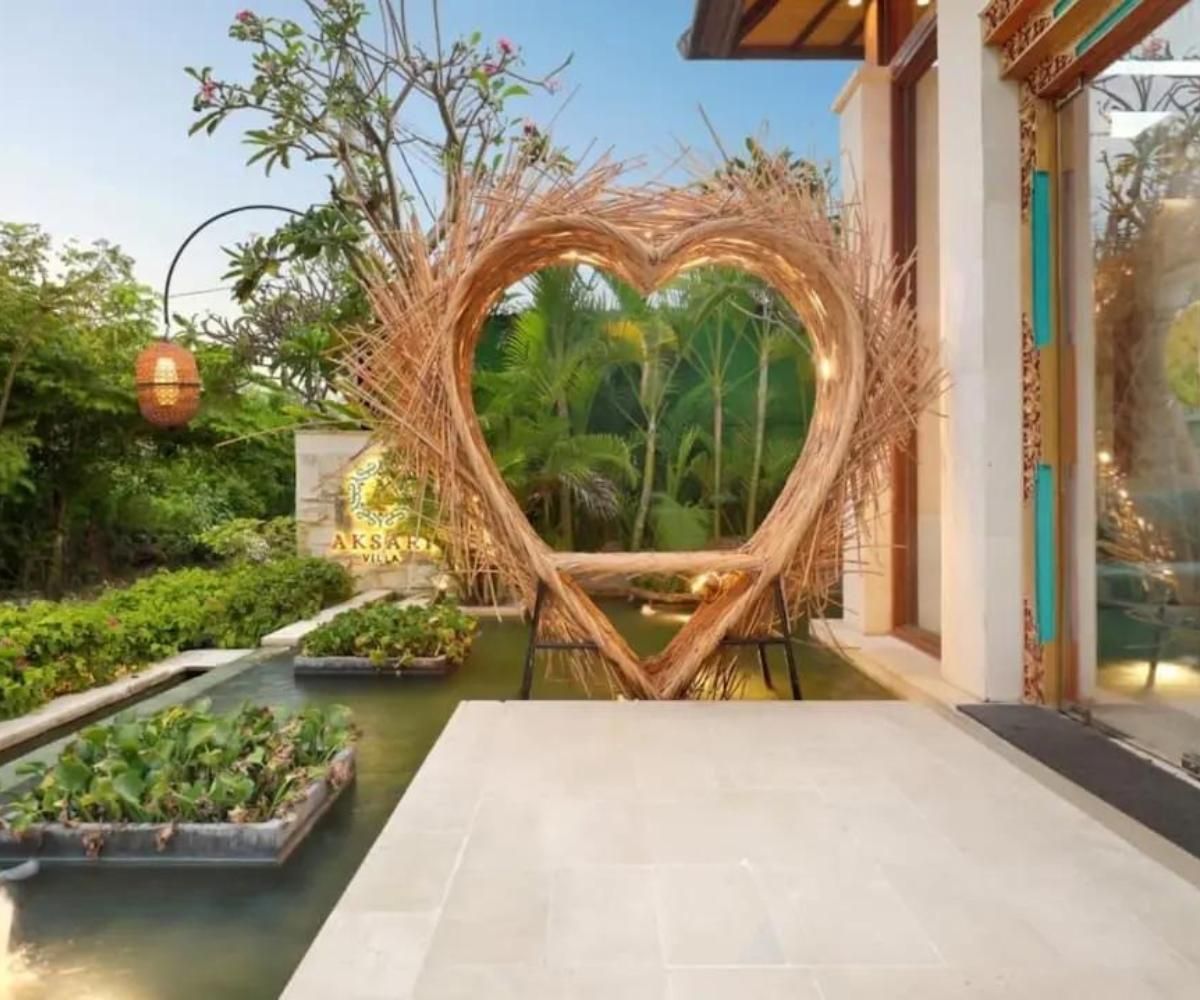 modern pool villa canggu bali