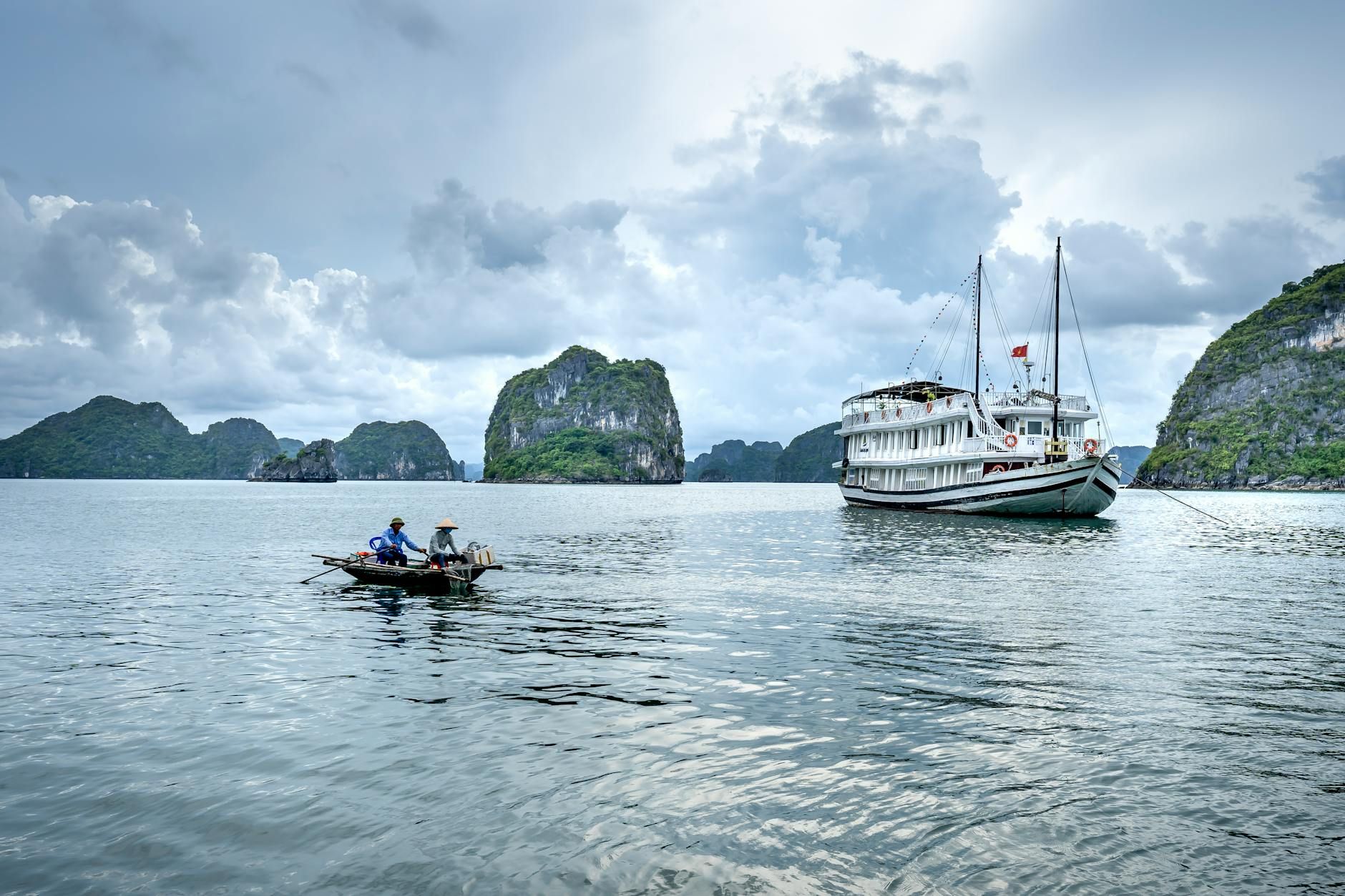 Ha Long Bay, Vietnam, Bali