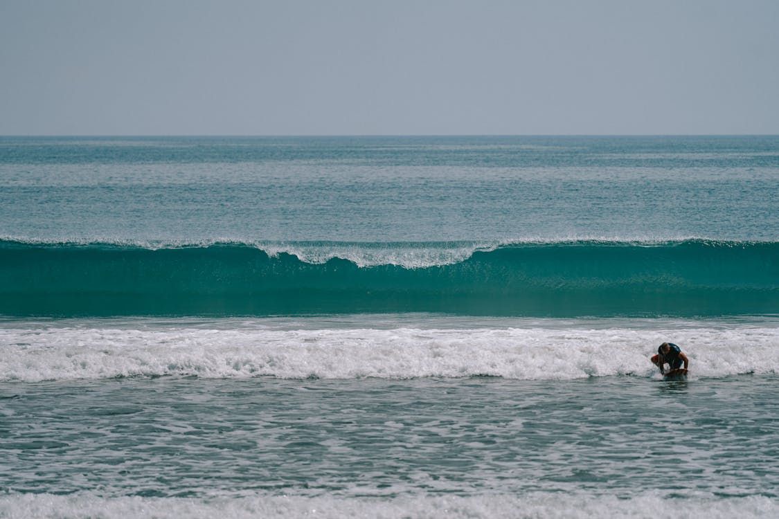 Kuta Beach surfer Bali - Bali - inline