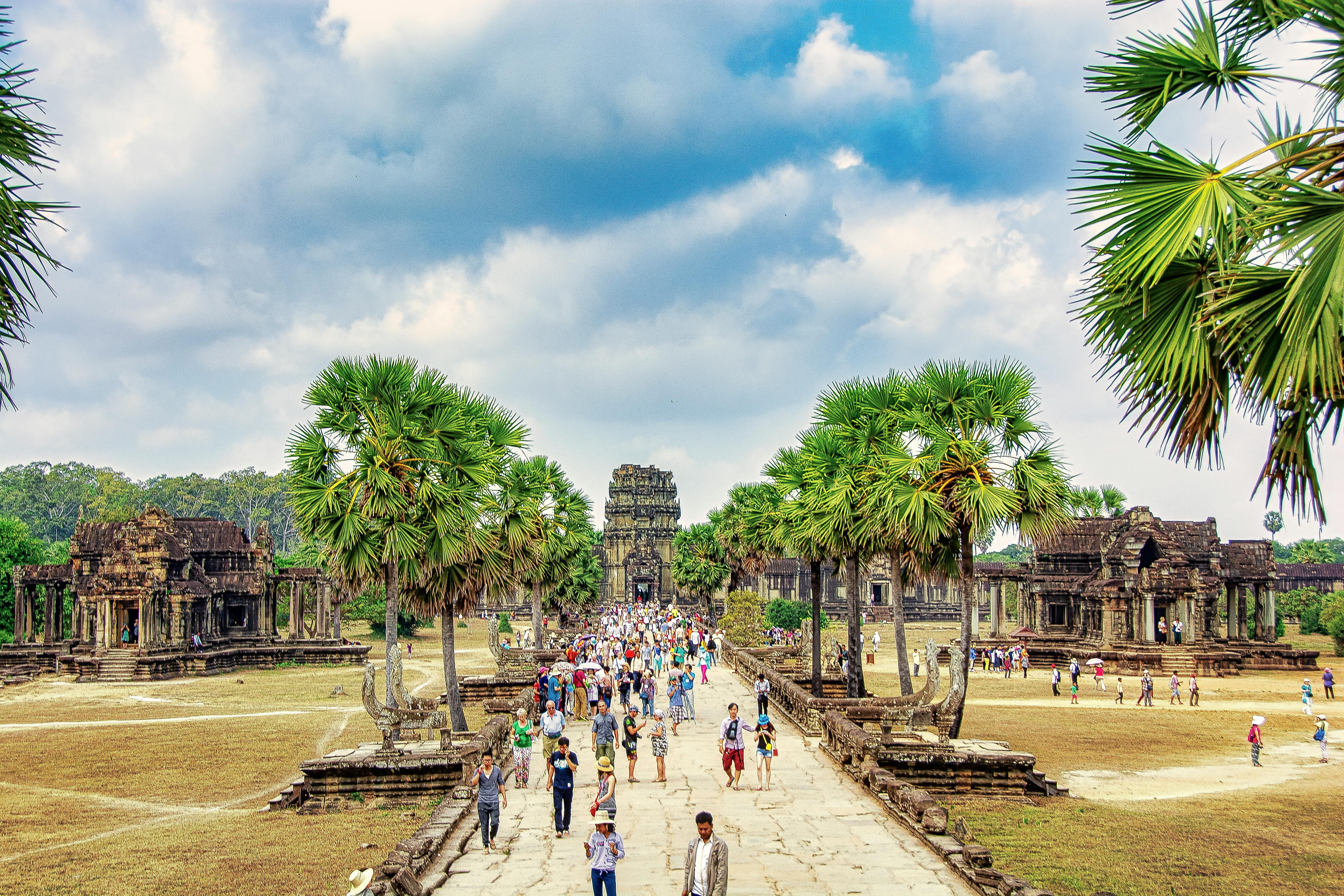 Angkor Wat sunrise tourists crowds, Cambodia